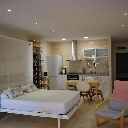 Beachfront Gem Promenade Apartment
